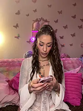 Chachou000 online show from November 17, 2025, 2:01 pm