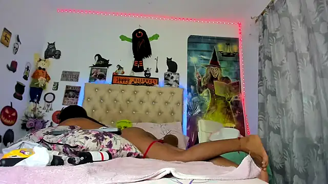 shantallhotxx online show from October 23, 2025, 8:07 pm