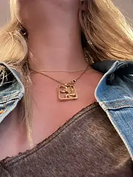 Snapshot of lexi_luv chatting on March 7, 2025, 11:05 pm lexi luv online show from March 7, 2025, 11:05 pm