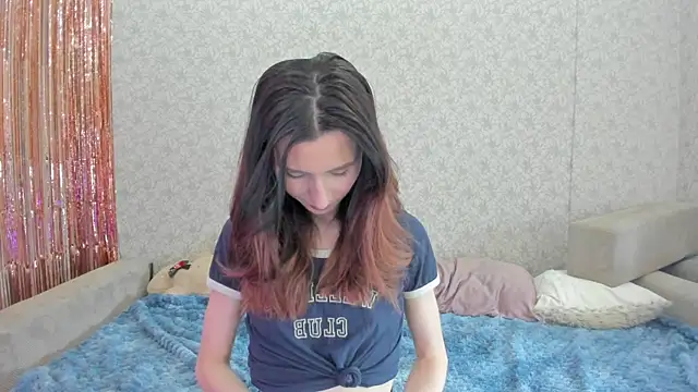 crystalnut online show from February 4, 2025, 4:15 am