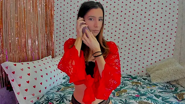 crystalnut online show from February 12, 2025, 4:33 am