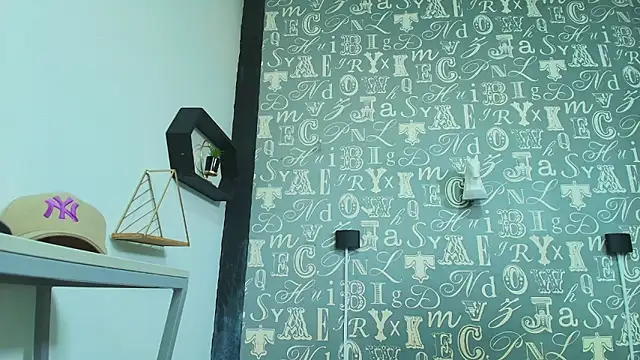 Lindsey8 online show from December 20, 2025, 12:56 pm