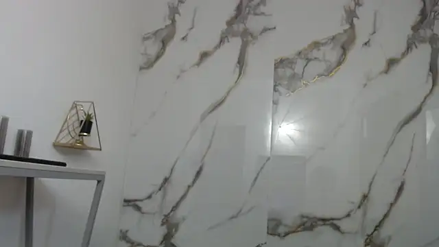 Snapshot of Lindsey8 chatting on April 2, 2026, 12:14 pm Lindsey8 online show from April 2, 2026, 12:14 pm