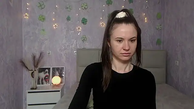 KaraCriegs online show from March 23, 2025, 3:32 am