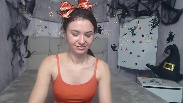 KaraCriegs online show from October 20, 2025, 5:13 pm