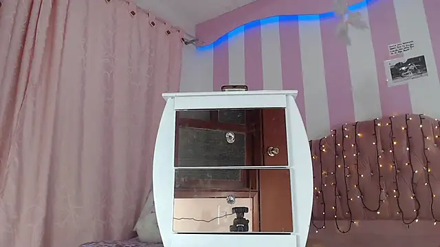 Snapshot of zaleya_mateus chatting on December 19, 2025, 11:17 am zaleya mateus online show from December 19, 2025, 11:17 am