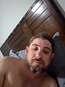 Snapshot of caliguy37 chatting on April 4, 2026, 4:33 am caliguy37 online show from April 4, 2026, 4:33 am