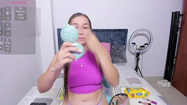 Iris love18 online show from September 13, 2025, 4:29 pm