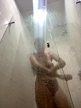 Iris love18 online show from October 24, 2025, 11:06 am