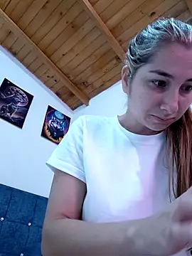 Iris love18 online show from February 20, 2026, 1:55 pm