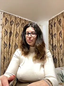 NadiraNoor online show from March 6, 2026, 1:07 pm