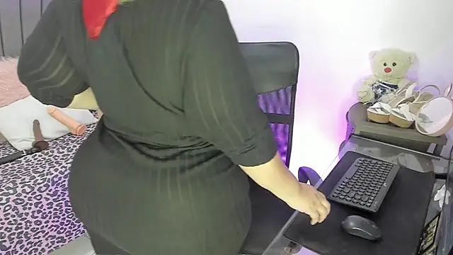 shannonbbw online show from December 2, 2025, 8:26 pm