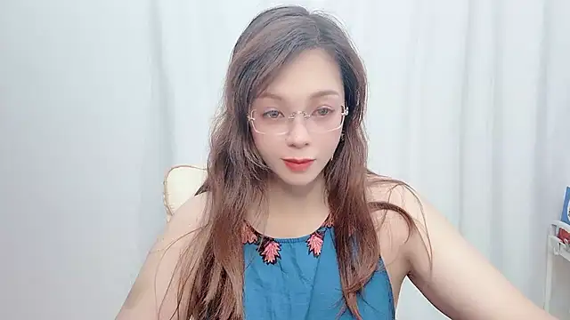 Snapshot of Toookiss chatting on October 4, 2025, 2:04 pm Toookiss online show from October 4, 2025, 2:04 pm