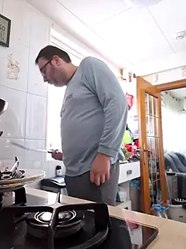 Javier bear online show from February 6, 2026, 9:56 am