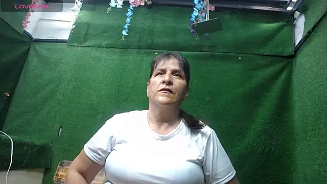 Snapshot of karito_mature17 chatting on December 2, 2024, 7:05 pm karito mature17 online show from December 2, 2024, 7:05 pm