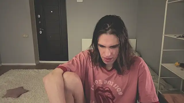 mollymila online show from April 18, 2026, 2:43 pm