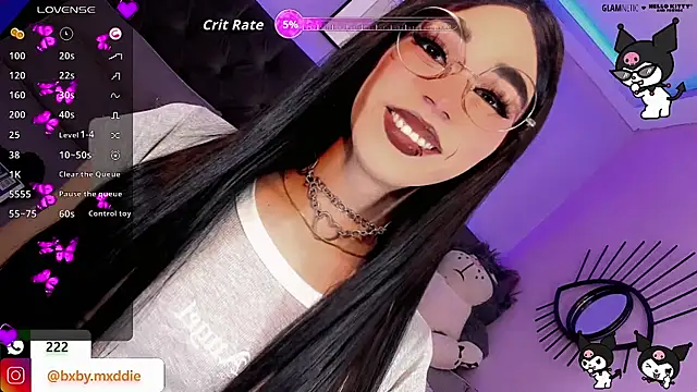 kimMaddiee online show from October 25, 2025, 6:32 am