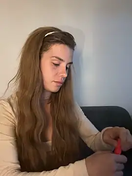 EmiliaCatalina online show from March 9, 2026, 11:42 pm