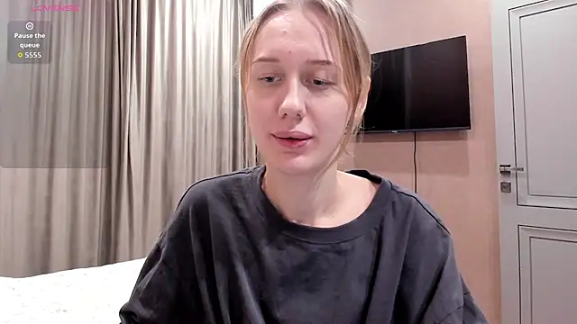 Mika Ray online show from December 13, 2025, 11:21 pm