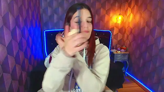 LiaHarryis online show from January 14, 2026, 6:57 pm