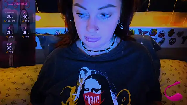 EllieOz online show from January 31, 2025, 2:17 pm