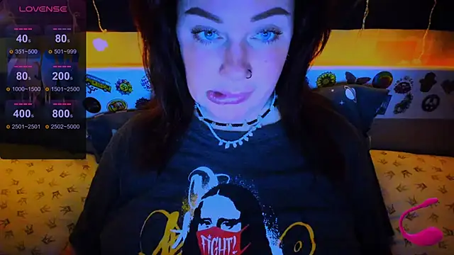 EllieOz online show from February 17, 2025, 6:15 pm