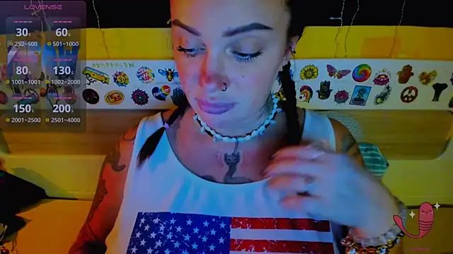 EllieOz online show from October 9, 2025, 5:55 pm