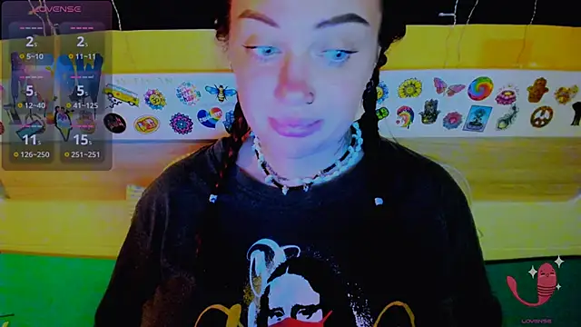 EllieOz online show from October 25, 2025, 5:08 pm