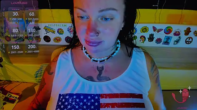 EllieOz online show from October 30, 2025, 4:52 pm