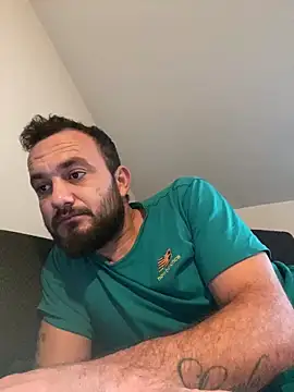 Snapshot of cosmin9000 chatting on October 25, 2025, 6:43 am cosmin9000 online show from October 25, 2025, 6:43 am