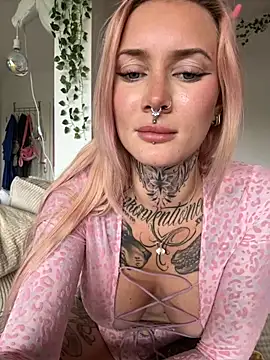Snapshot of Stella-Kink chatting on October 3, 2025, 1:19 pm Stella-Kink online show from October 3, 2025, 1:19 pm