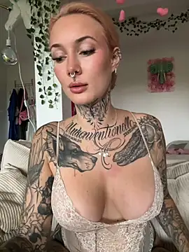Snapshot of Stella-Kink chatting on October 22, 2025, 2:17 pm Stella-Kink online show from October 22, 2025, 2:17 pm