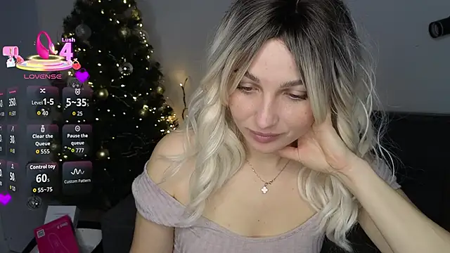 Snapshot of Yoda21 chatting on December 16, 2025, 4:23 pm Yoda21 online show from December 16, 2025, 4:23 pm