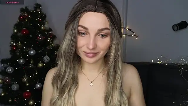 Snapshot of Yoda21 chatting on December 20, 2025, 10:33 am Yoda21 online show from December 20, 2025, 10:33 am