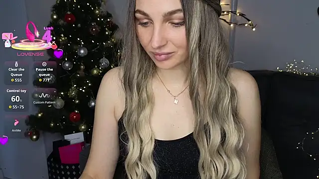 Snapshot of Yoda21 chatting on December 21, 2025, 10:55 am Yoda21 online show from December 21, 2025, 10:55 am