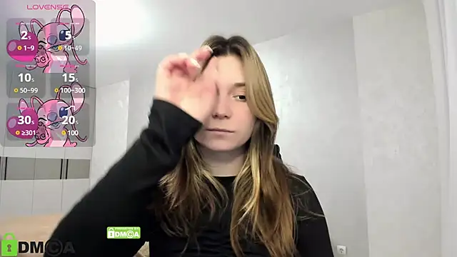 Snapshot of SweetMonicka chatting on January 3, 2025, 4:37 pm SweetMonicka online show from January 3, 2025, 4:37 pm