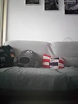 LauraBaby online show from March 29, 2026, 3:01 pm