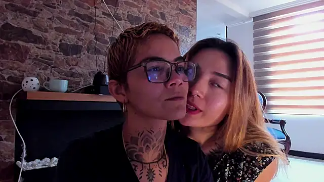 anaroman01 online show from December 28, 2024, 4:52 pm