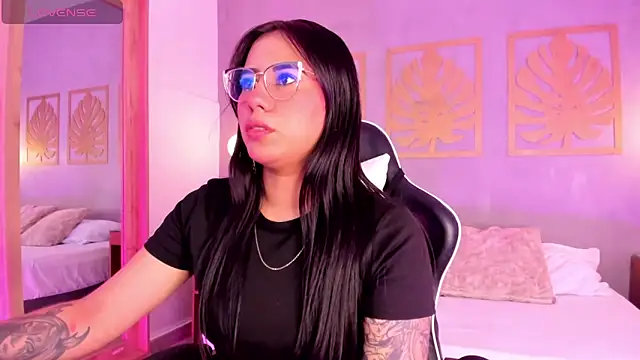 majo rosse  online show from March 13, 2026, 7:09 pm