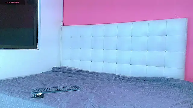 daddyissuesss  online show from February 24, 2025, 7:41 pm