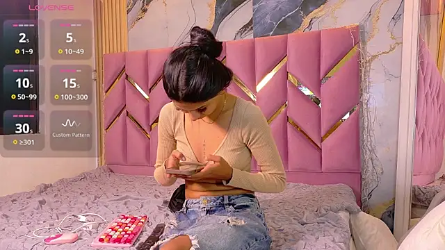 daddyissuesss  online show from October 4, 2025, 7:34 pm