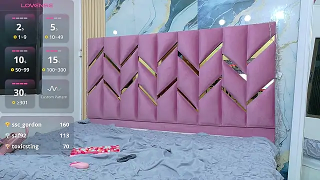 daddyissuesss  online show from October 8, 2025, 7:44 pm