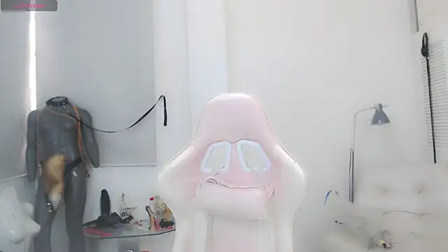 Snapshot of sasha_mom69_ chatting on November 12, 2025, 3:45 pm sasha mom69 online show from November 12, 2025, 3:45 pm