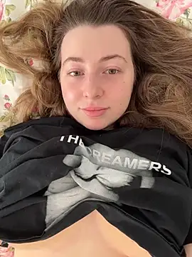 curvyflawless online show from March 31, 2026, 8:26 am