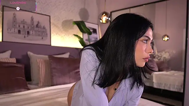 Snapshot of ElleDiane chatting on November 25, 2025, 10:10 pm ElleDiane online show from November 25, 2025, 10:10 pm