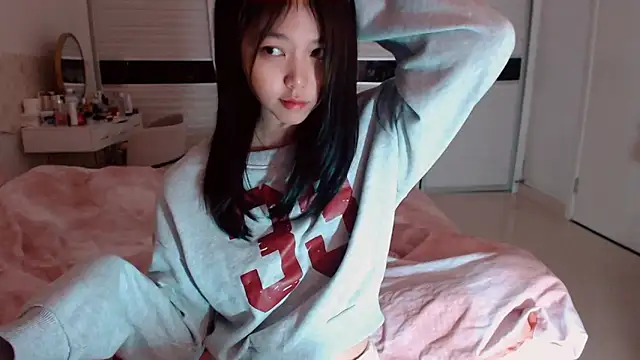 Snapshot of -Lucky_Girl chatting on December 5, 2025, 3:15 am -Lucky Girl online show from December 5, 2025, 3:15 am