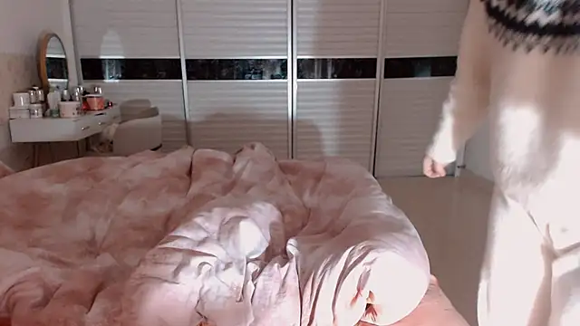 Snapshot of -Lucky_Girl chatting on December 21, 2025, 1:24 am -Lucky Girl online show from December 21, 2025, 1:24 am