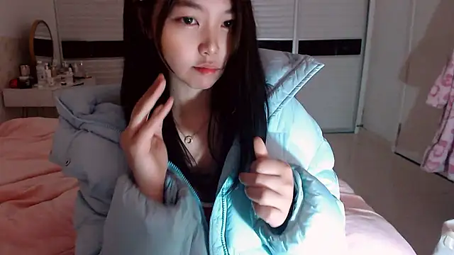 Snapshot of -Lucky_Girl chatting on January 6, 2026, 2:15 am -Lucky Girl online show from January 6, 2026, 2:15 am