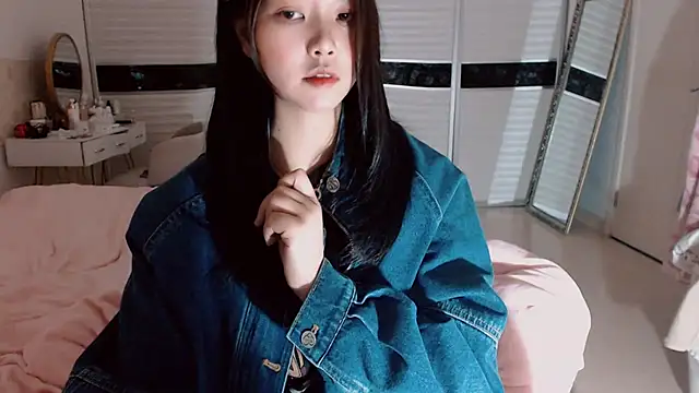 Snapshot of -Lucky_Girl chatting on January 6, 2026, 2:21 pm -Lucky Girl online show from January 6, 2026, 2:21 pm