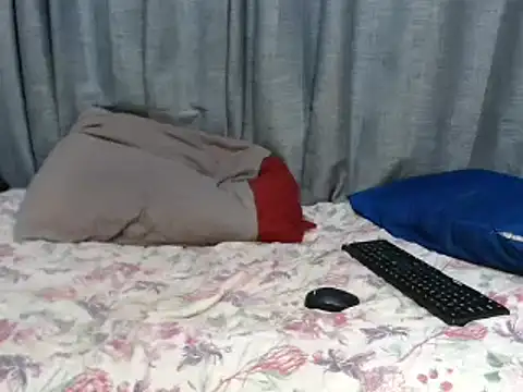 Snapshot of SexyCurvaceousxx chatting on December 5, 2024, 1:36 am SexyCurvaceousxx online show from December 5, 2024, 1:36 am